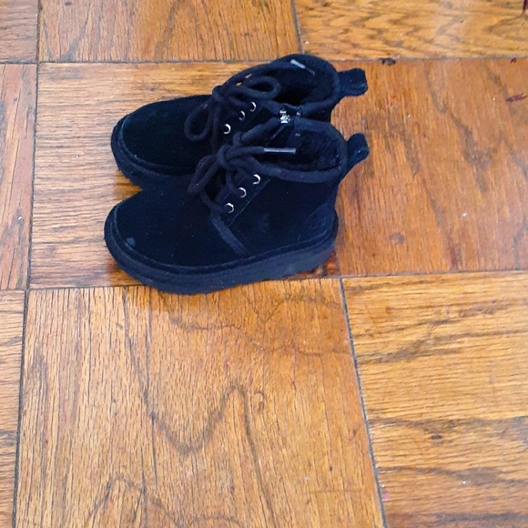 Ugg Boots - Picture 3 of 4